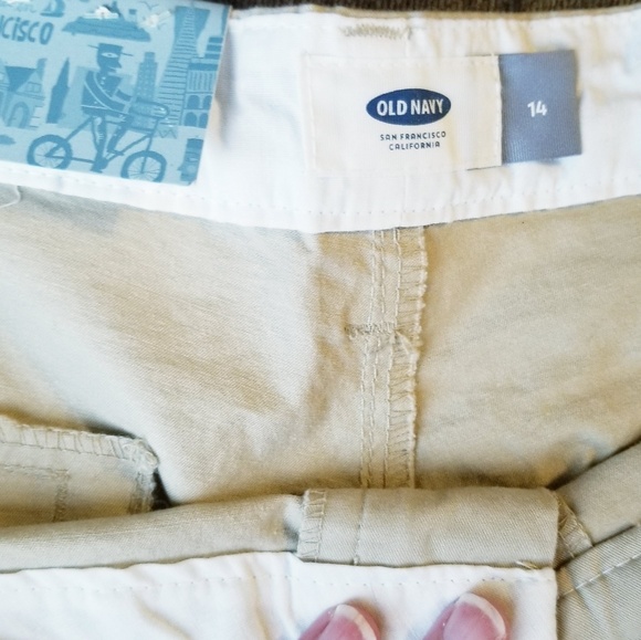Old Navy Khaki Shorts, Sz.14, NWT - Picture 6 of 8